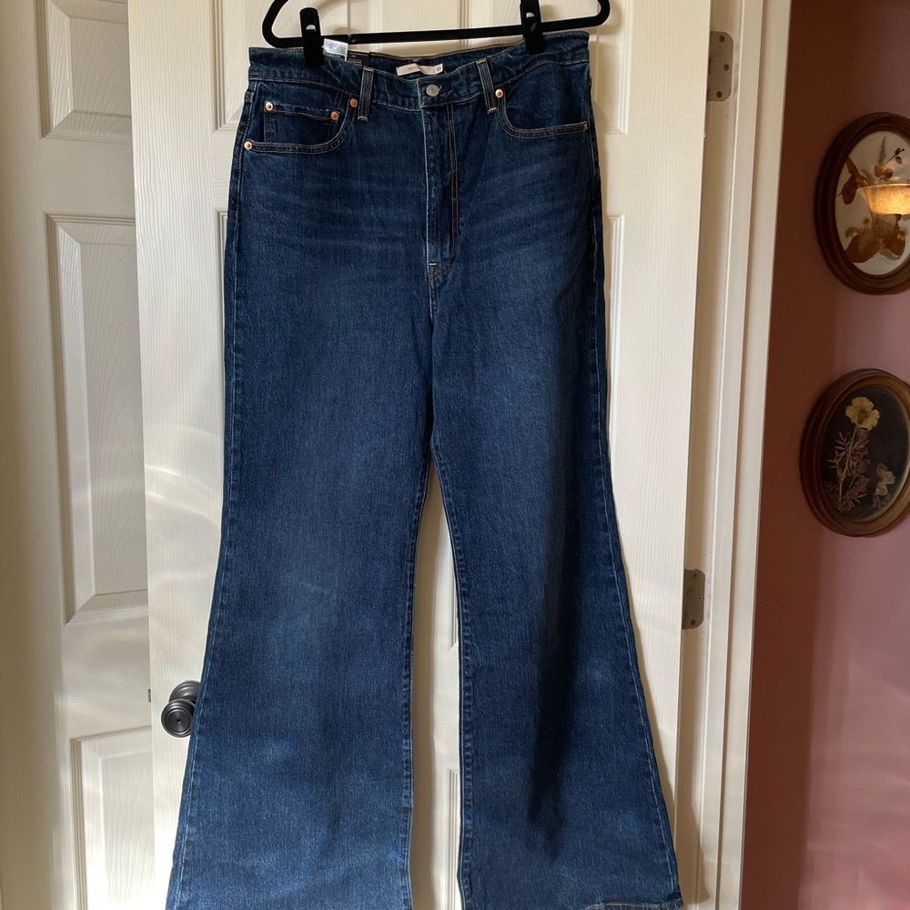Levi's Ribcage Bell Bottoms 33x34 Long Length